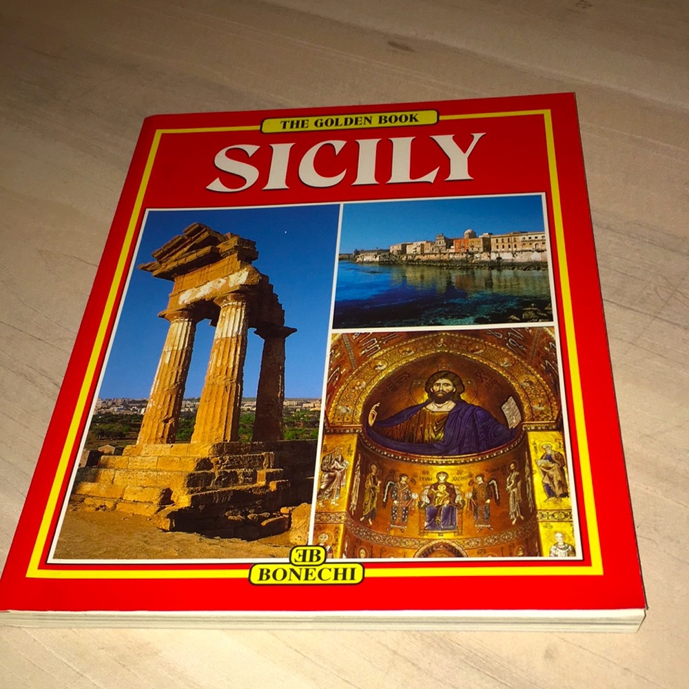 The golden book “Sicily Glossy color photo historical souvenir coffee table book